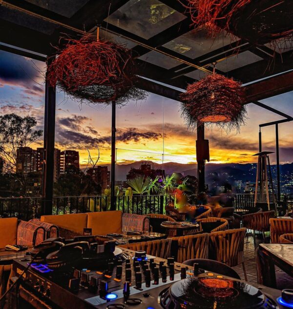 Tour Pablo Escobar + Comuna 13 + RoofTop - Medellín para dos o mas personas. - Imagen 10