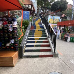 Tour Comuna 13 + Metrocable - Medellín para 2 o mas personas.