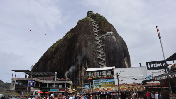Tour Guatape + Yate de lujo + Piedra del Peñol, Para dos o mas personas. - Imagen 5