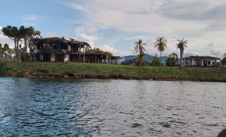 Tour Guatape - Paseo en lancha de lujo - 1 Hora - Imagen 4