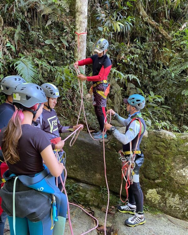 Canyoning Extremo TODO Incluido Cerca a Medellín - Imagen 4