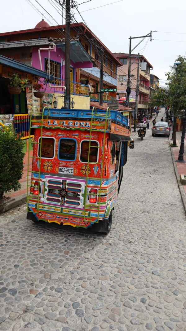 Tour Completo Guatape en Tuk-Tuk , Almuerzo y Bebida. - Imagen 10