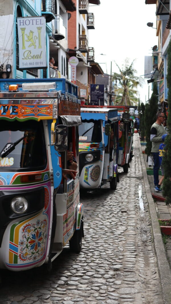Tour Completo Guatape en Tuk-Tuk , Almuerzo y Bebida. - Imagen 14